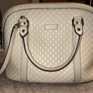 Off white Gucci handbag I’ve had for a while. It’s been worn as a EVERDAY bag
